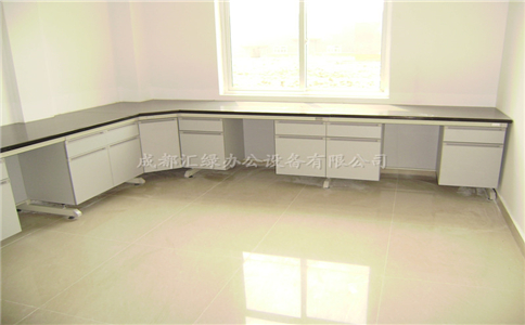 實(shí)驗(yàn)臺(tái)