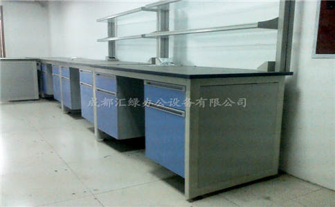 實(shí)驗(yàn)臺(tái)